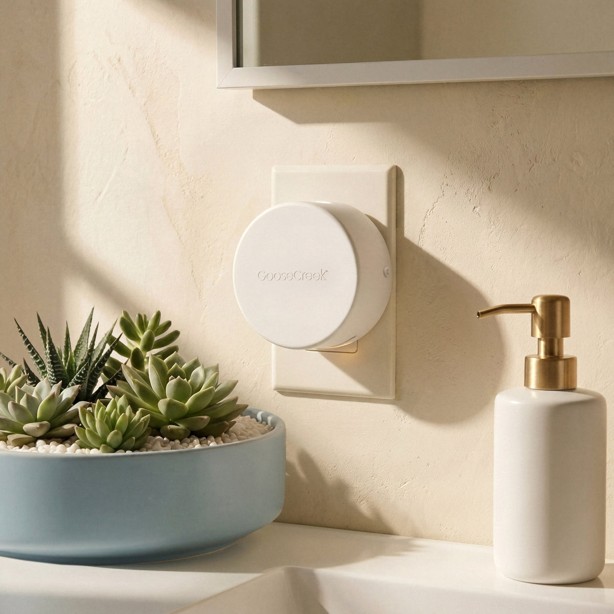 Signature-Home-Diffuser-Plug-In_7d9c9200